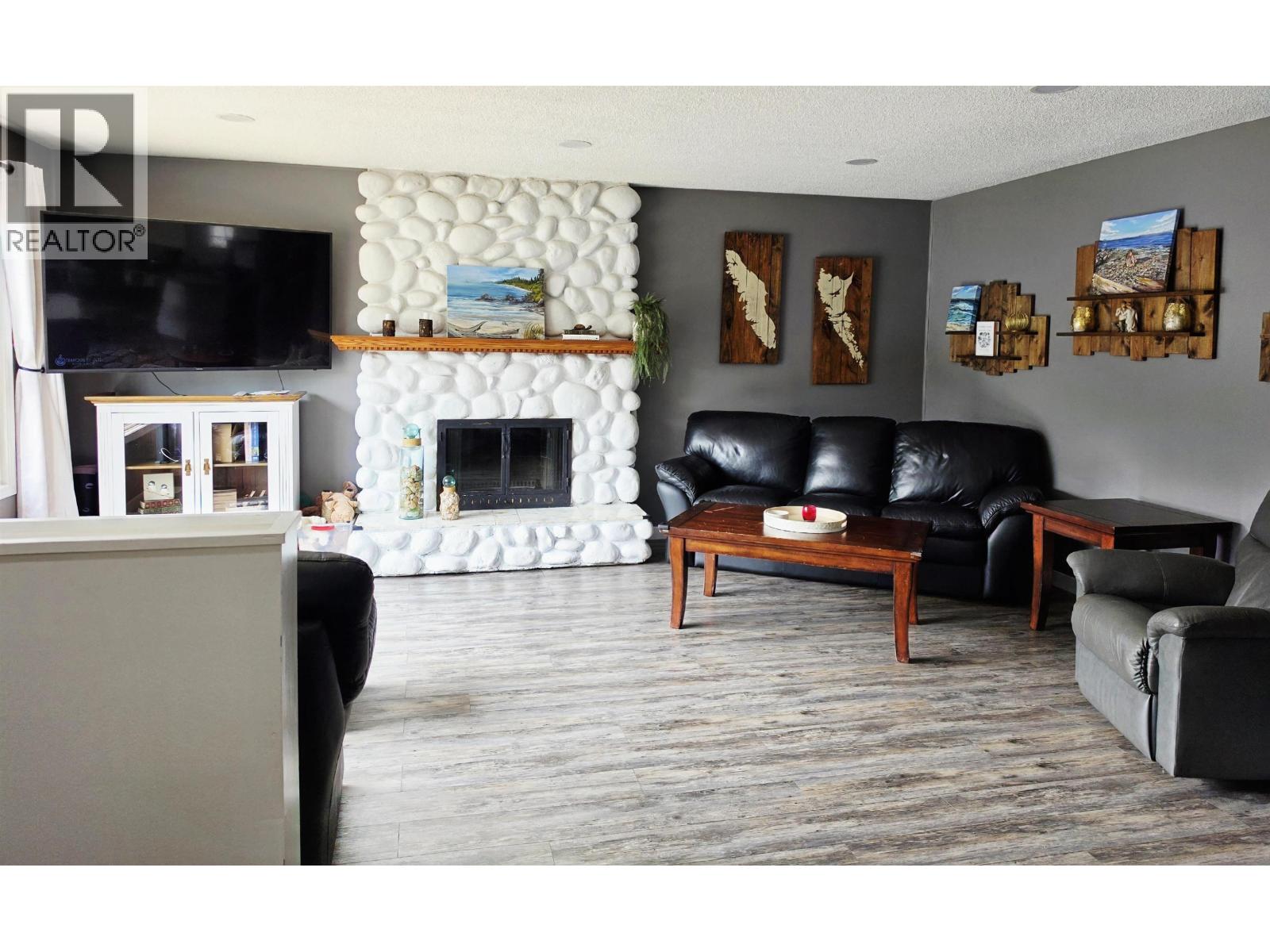 2484 LISGAR CRESCENT - 3