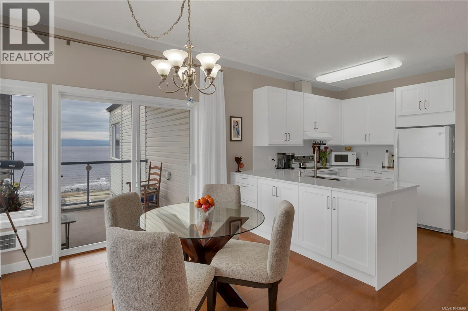 #308 1350 Island Hwy S - 12