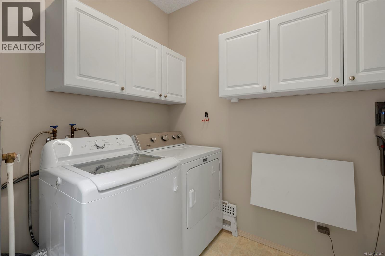 #308 1350 Island Hwy S - 30
