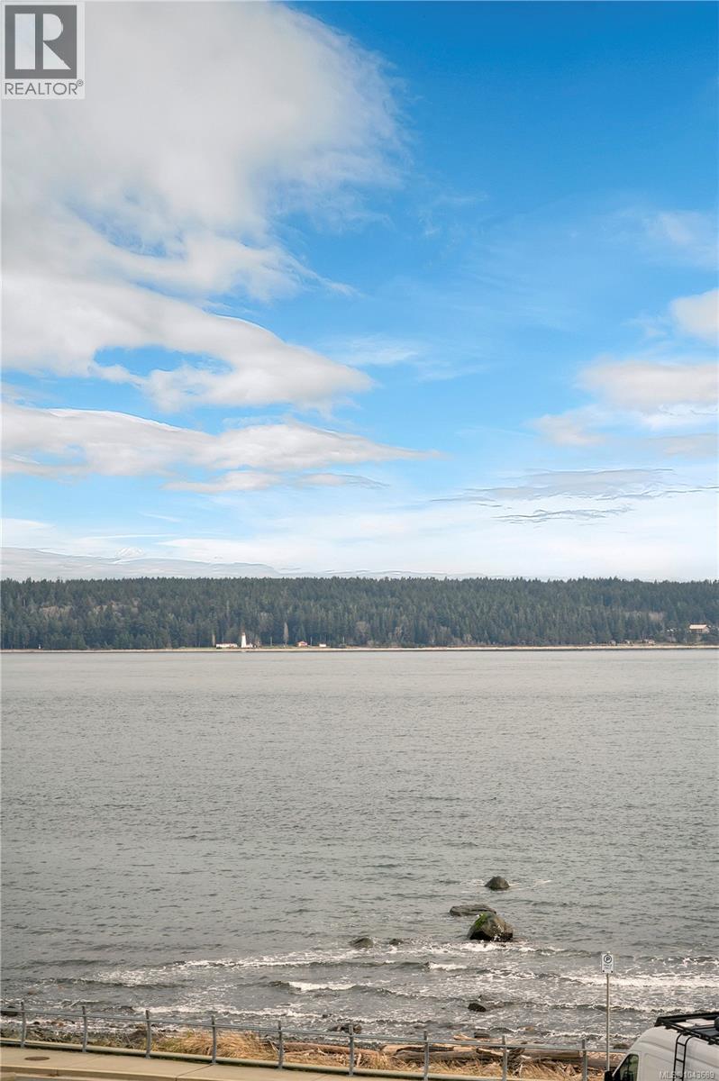 #308 1350 Island Hwy S - 47