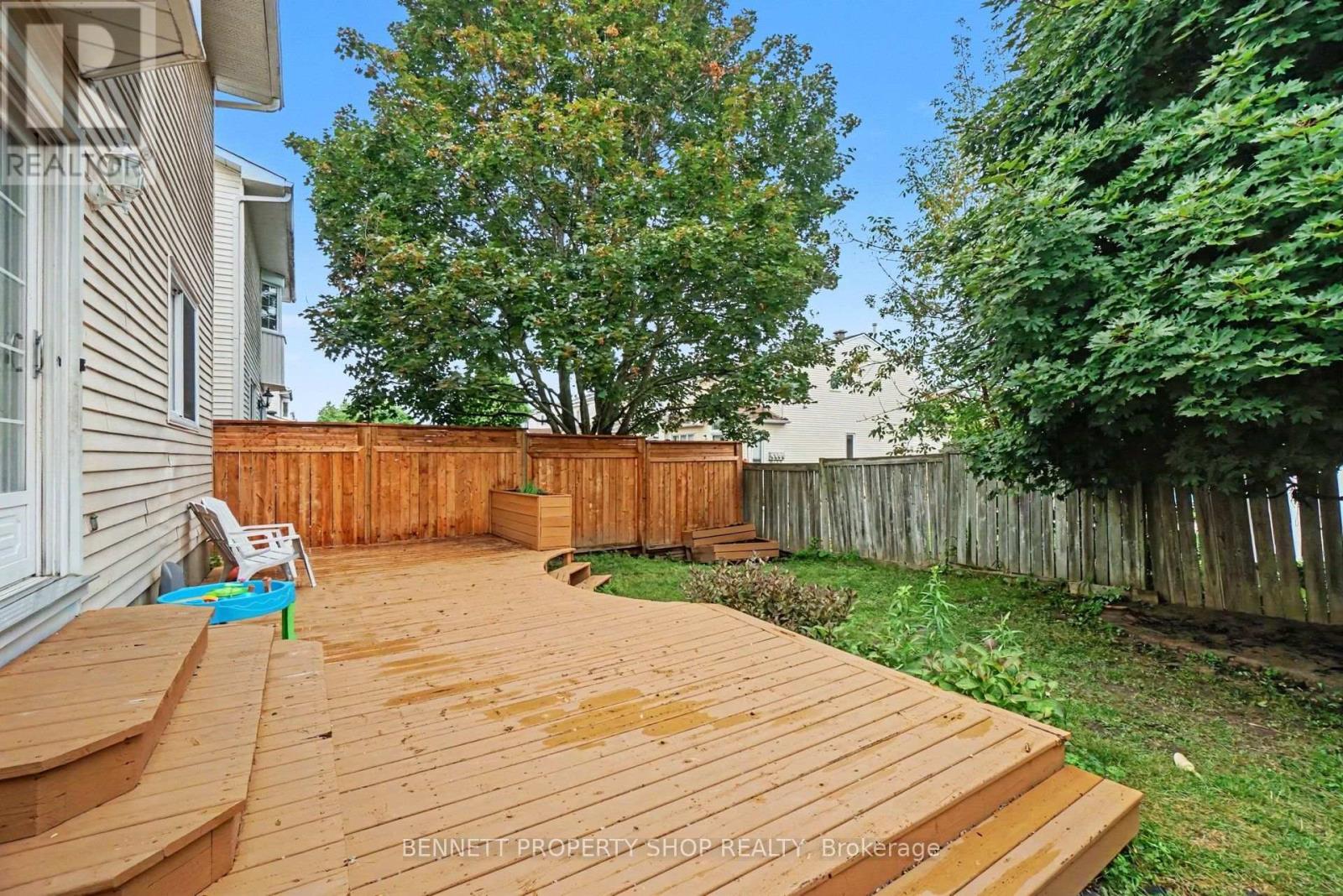 1879 LECLAIR CRESCENT - 22