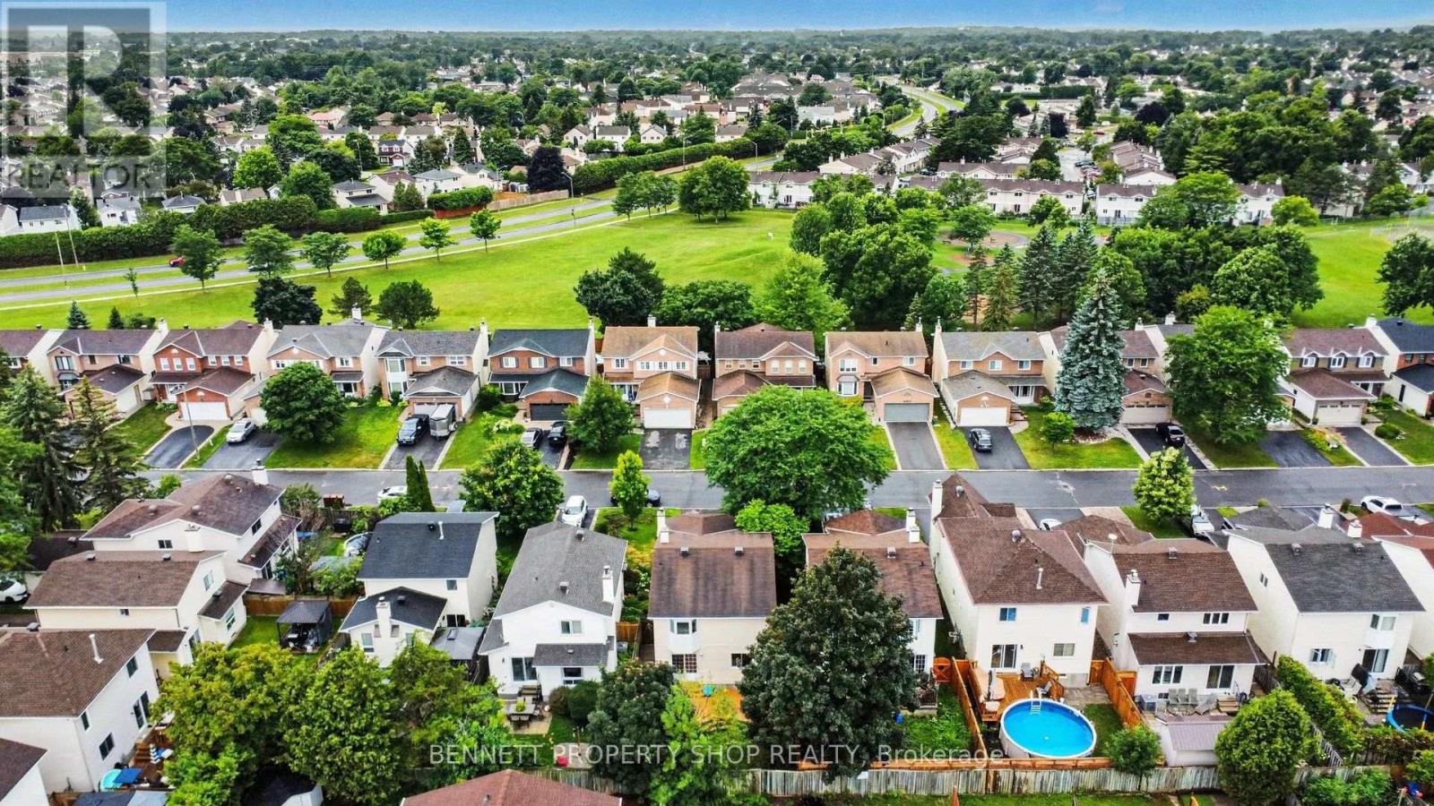 1879 LECLAIR CRESCENT - 23