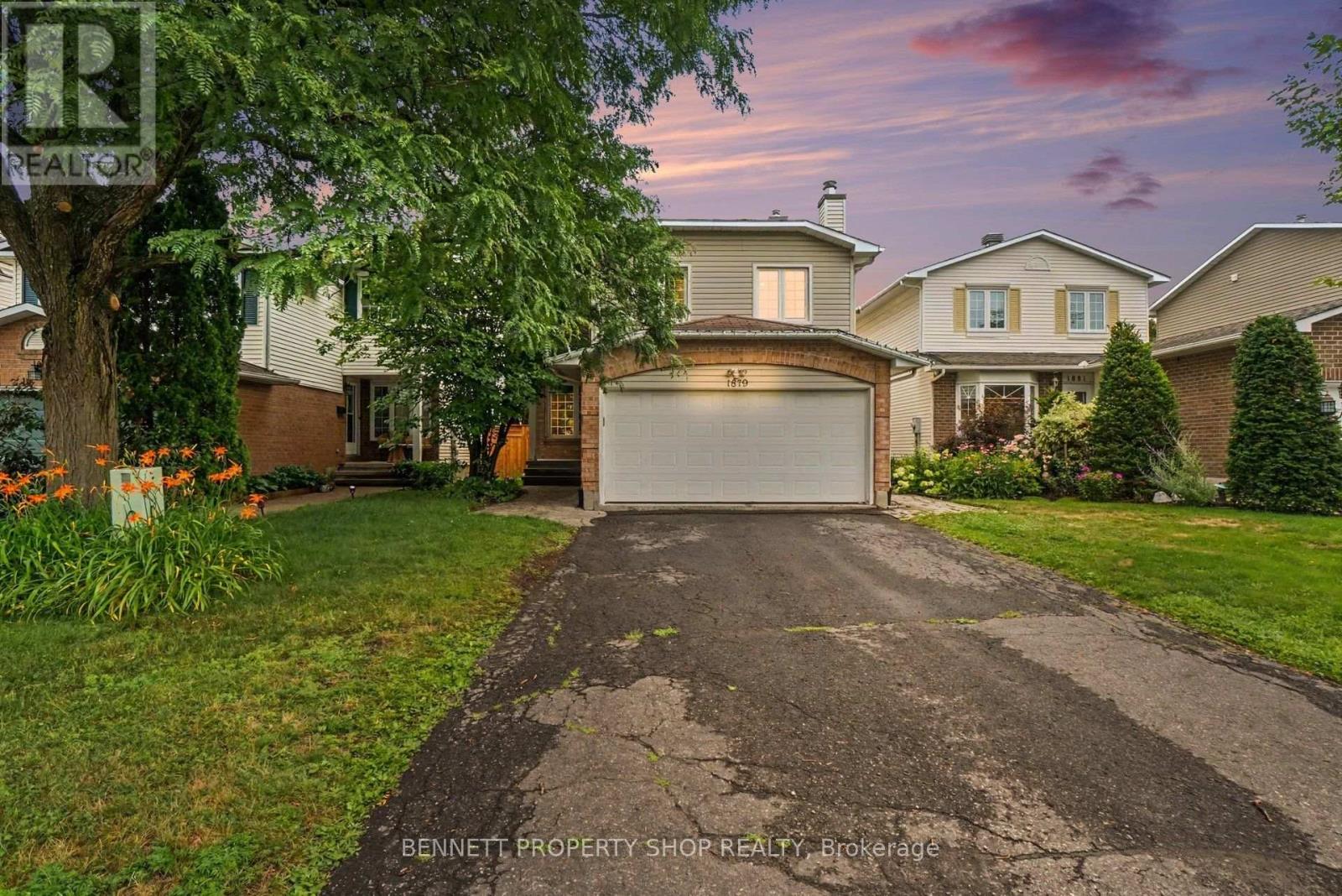 1879 LECLAIR CRESCENT - 25