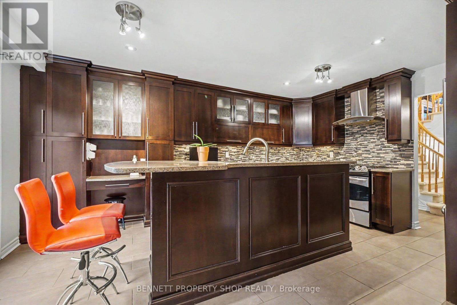 1879 LECLAIR CRESCENT - 3