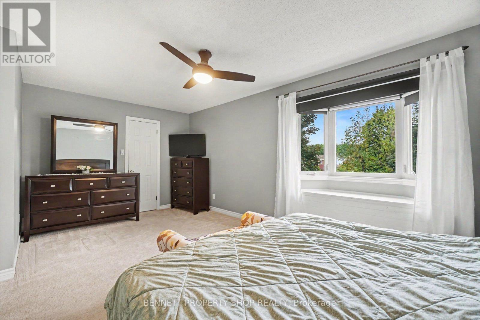1879 LECLAIR CRESCENT - 9
