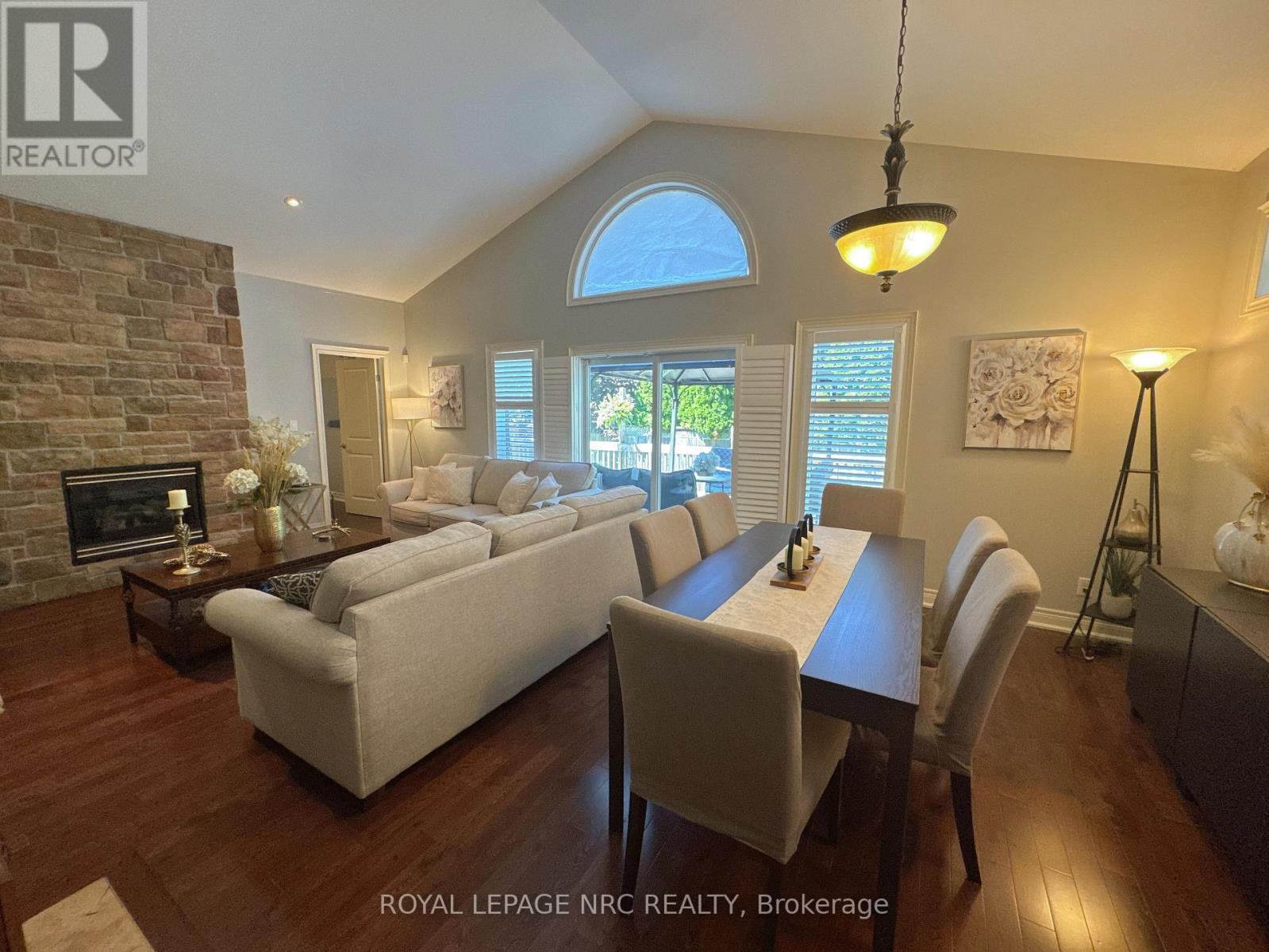 211 FIRST STREET LOUTH - 11