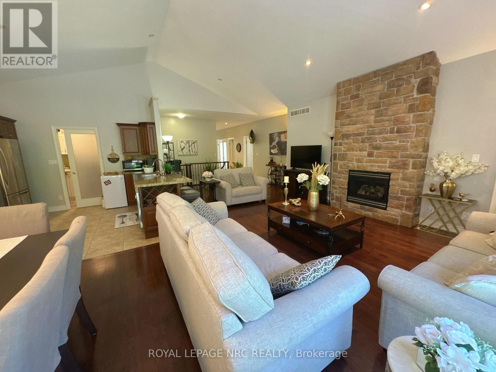 211 FIRST STREET LOUTH - 14