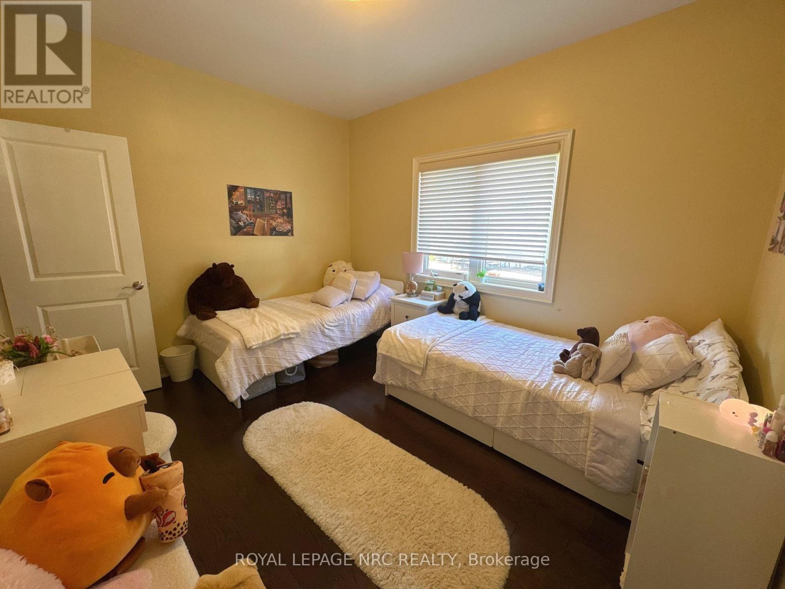 211 FIRST STREET LOUTH - 19