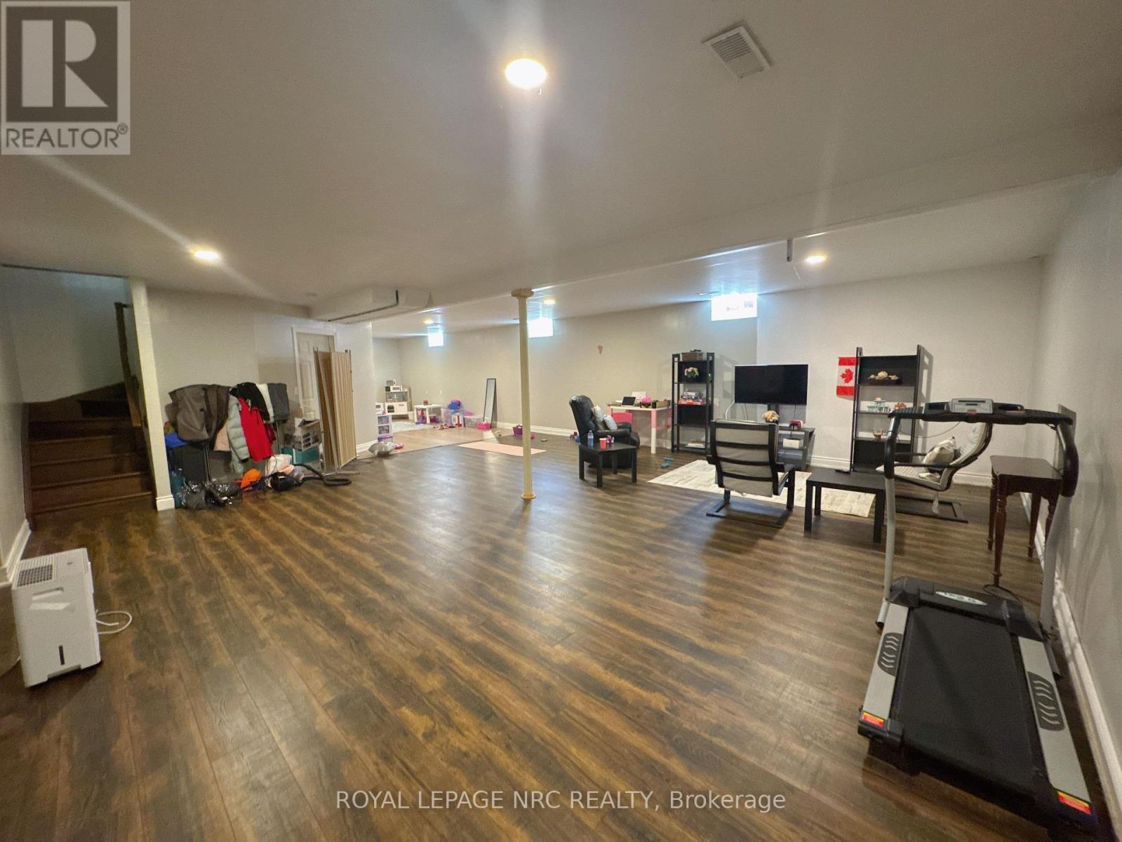 211 FIRST STREET LOUTH - 28