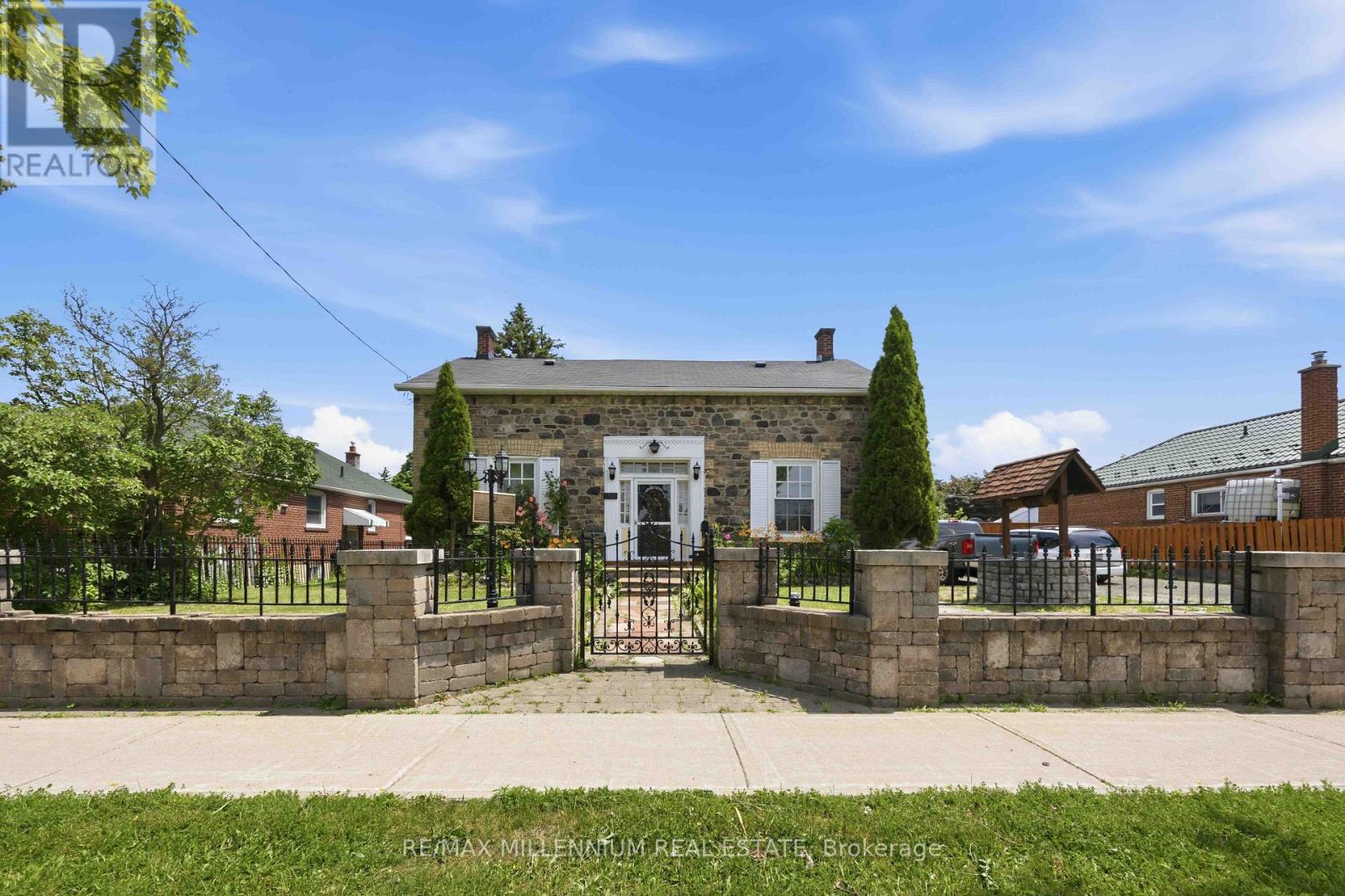 1355 VICTORIA PARK AVENUE - Image 22
