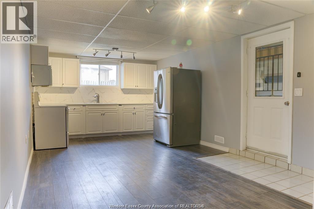 1752 VICKY CIRCLE - 18