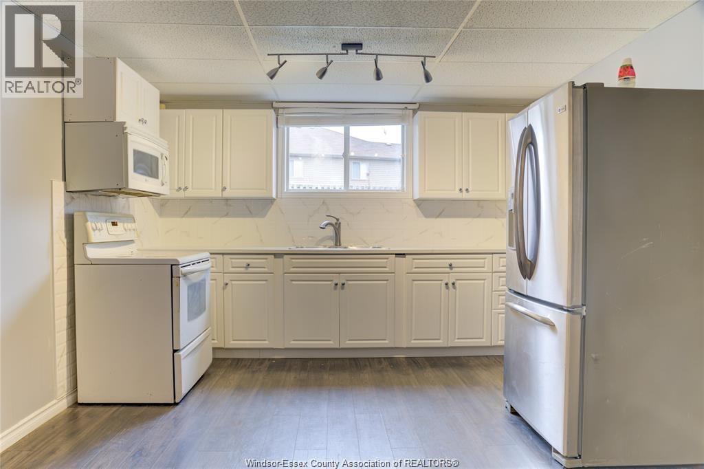 1752 VICKY CIRCLE - 19