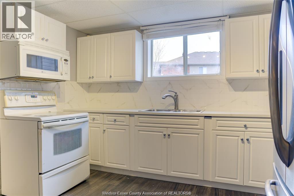1752 VICKY CIRCLE - 20