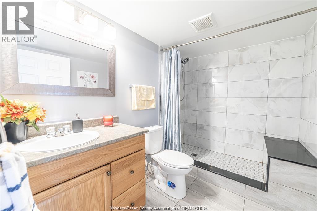 1752 VICKY CIRCLE - 24
