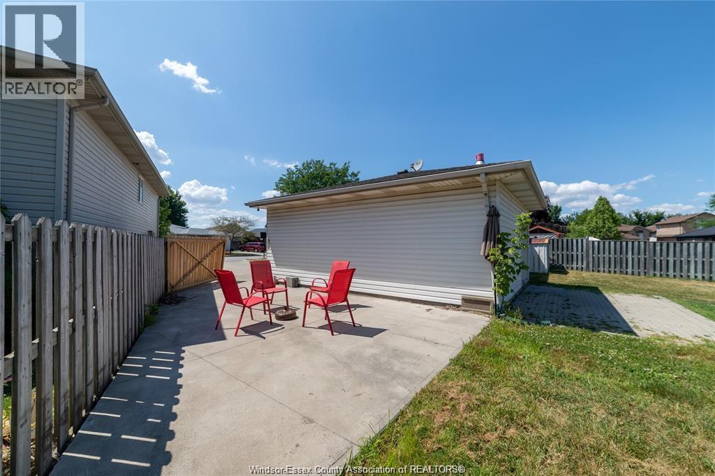 1752 VICKY CIRCLE - 29