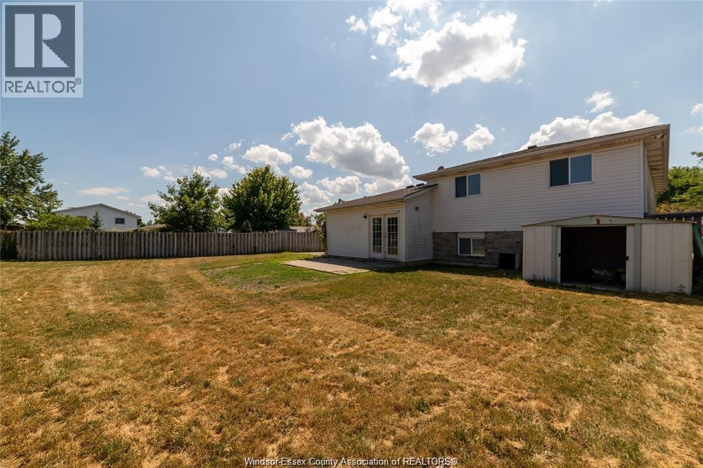 1752 VICKY CIRCLE - 30