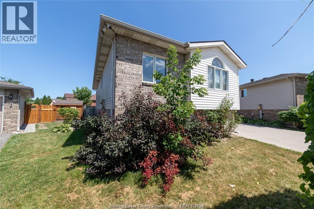 1752 VICKY CIRCLE - 4