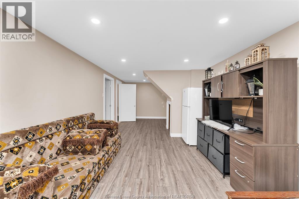 3081 FAIRLANE CRESCENT - Image 13