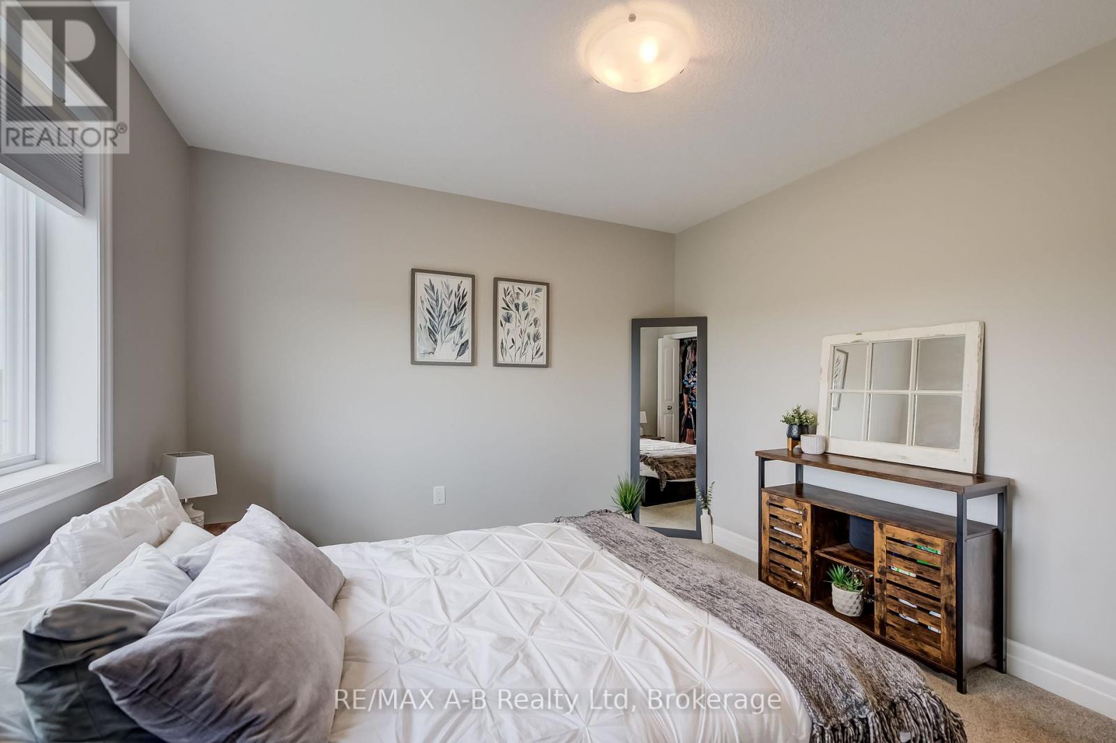 122 HALLIDAY DRIVE - 17