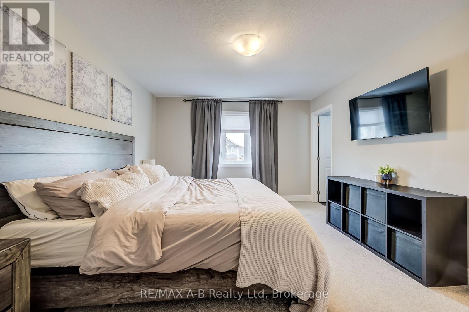 122 HALLIDAY DRIVE - 21