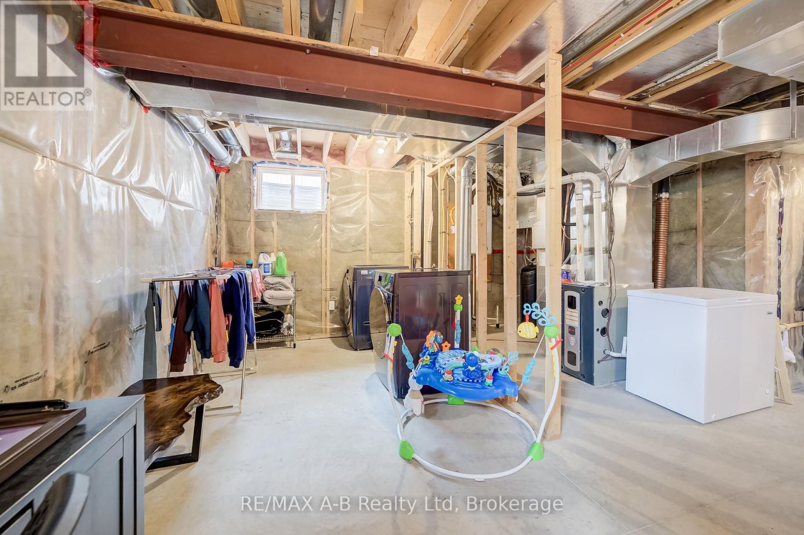 122 HALLIDAY DRIVE - 25