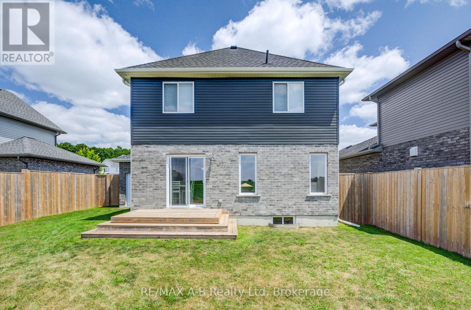 122 HALLIDAY DRIVE - 26