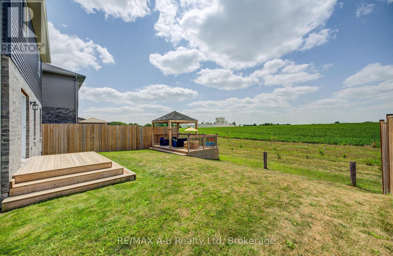 122 HALLIDAY DRIVE - 28