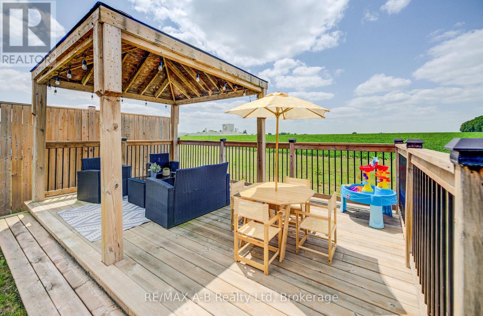 122 HALLIDAY DRIVE - 33
