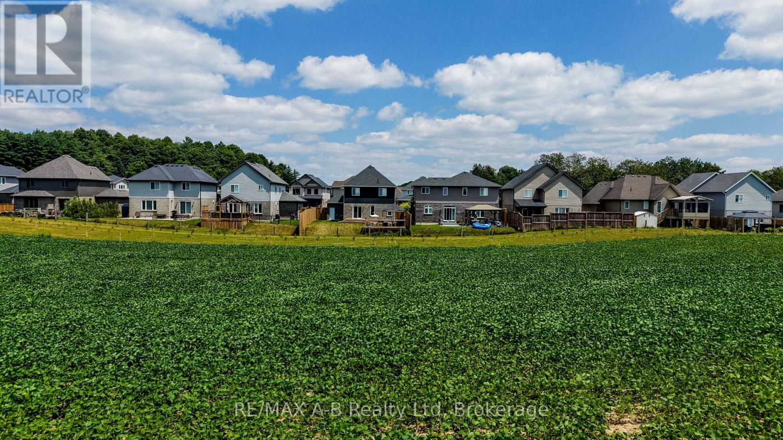 122 HALLIDAY DRIVE - 38
