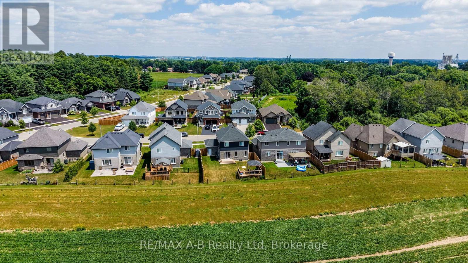 122 HALLIDAY DRIVE - 39