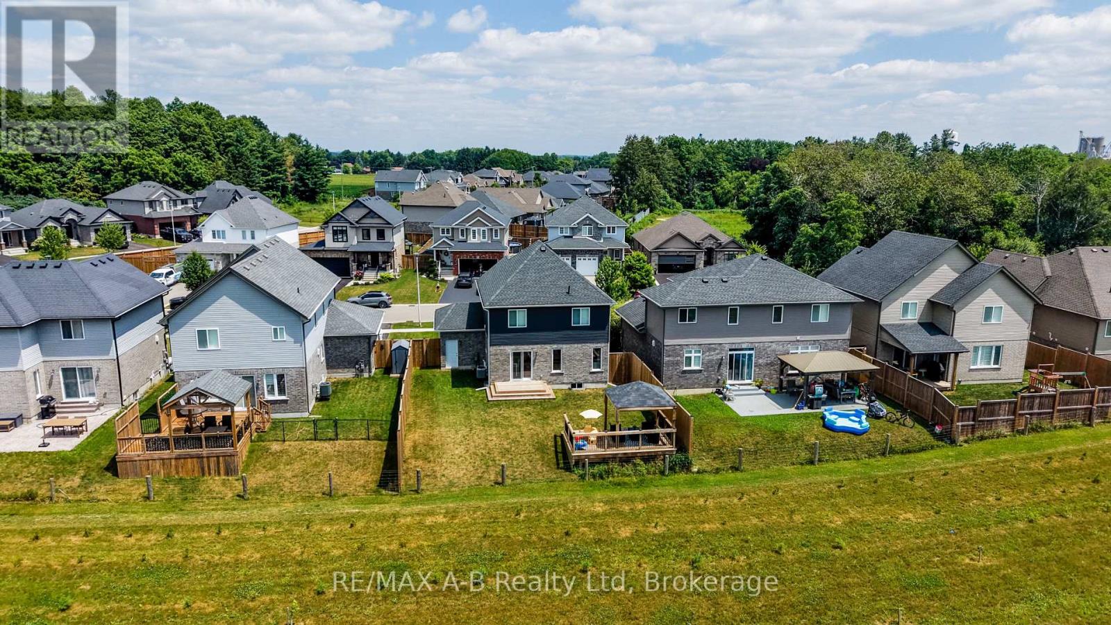 122 HALLIDAY DRIVE - 40