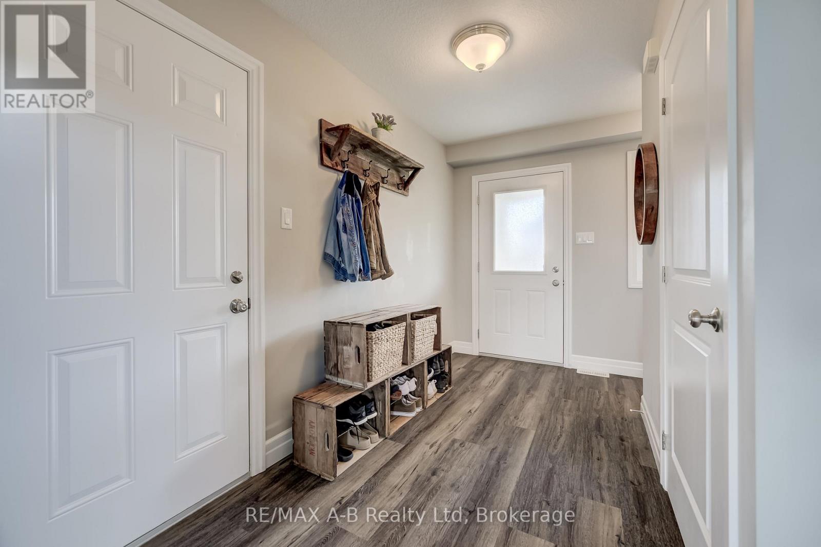 122 HALLIDAY DRIVE - 5