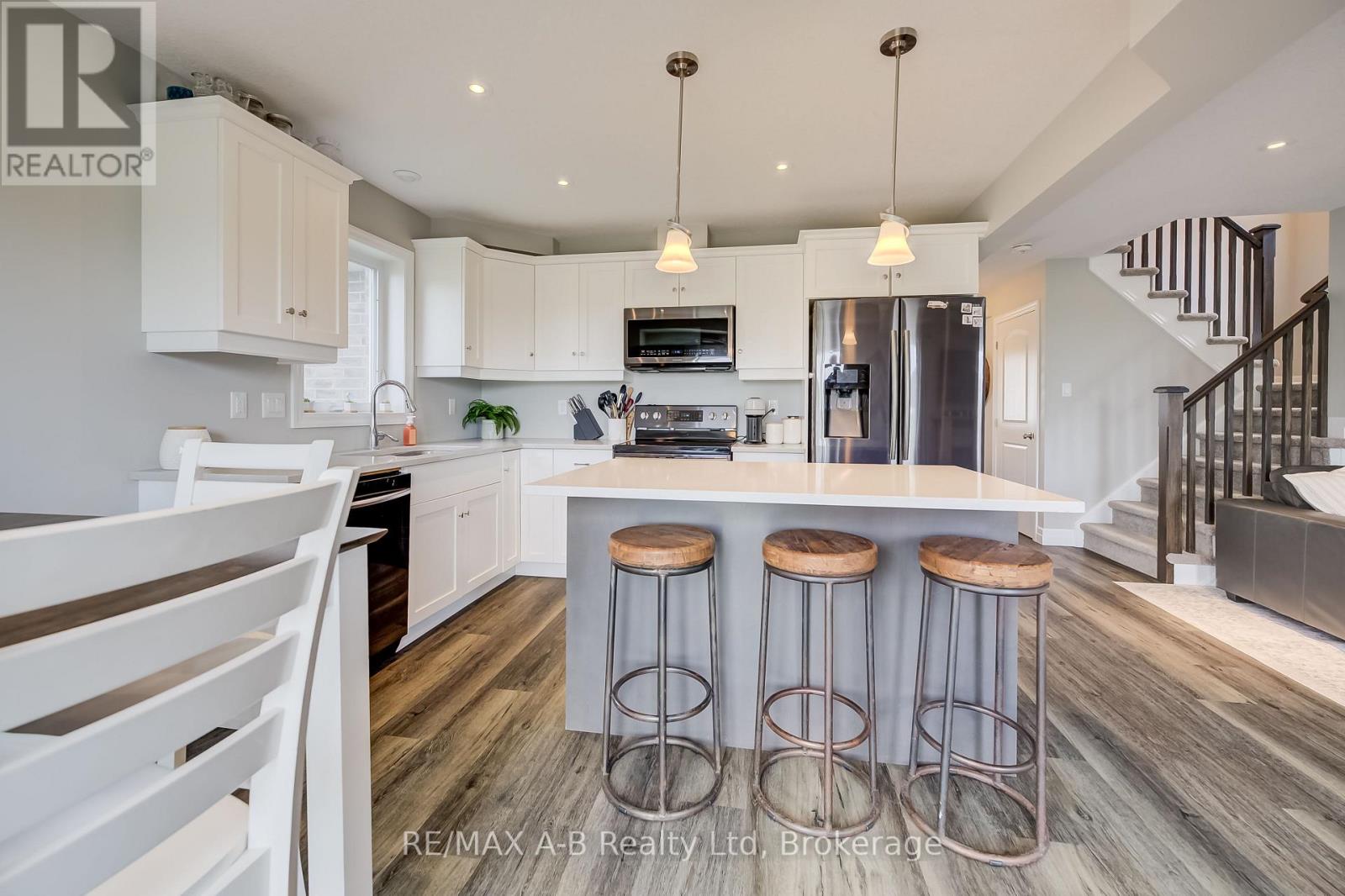 122 HALLIDAY DRIVE - 9