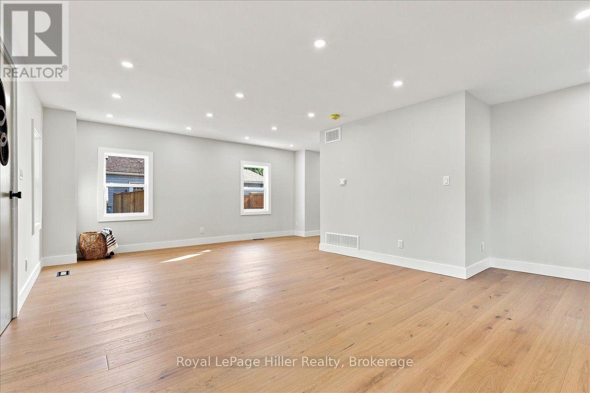 361 NELSON STREET - 13