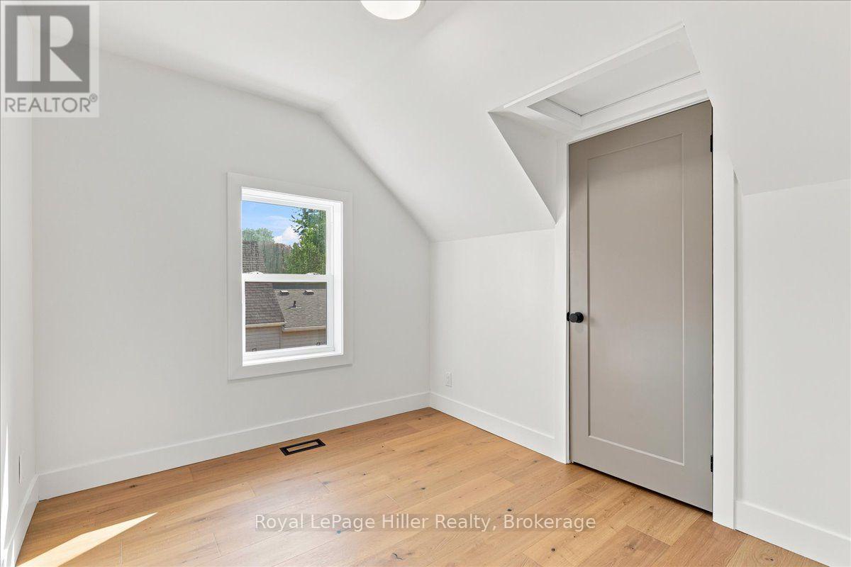 361 NELSON STREET - 32