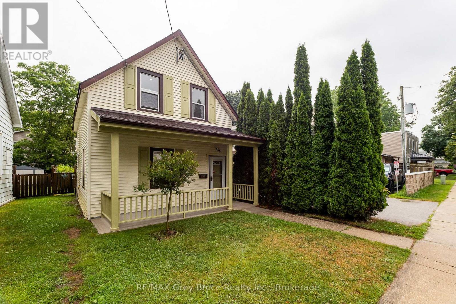 1131 3RD AVENUE W - 3