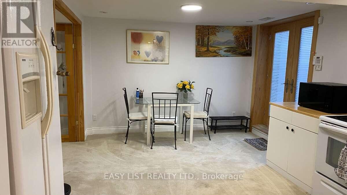 98 BURBANK DRIVE - 42