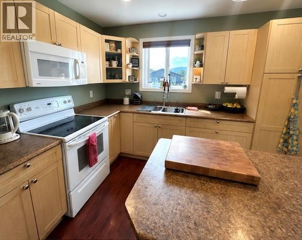 5213 40 ST NE Street - 3