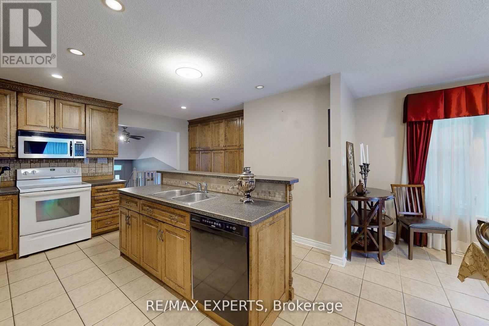 3180 FLEMING BOULEVARD - 11