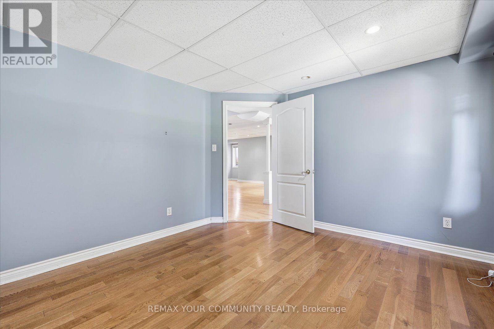 6926 EARLY SETTLER ROW - 32