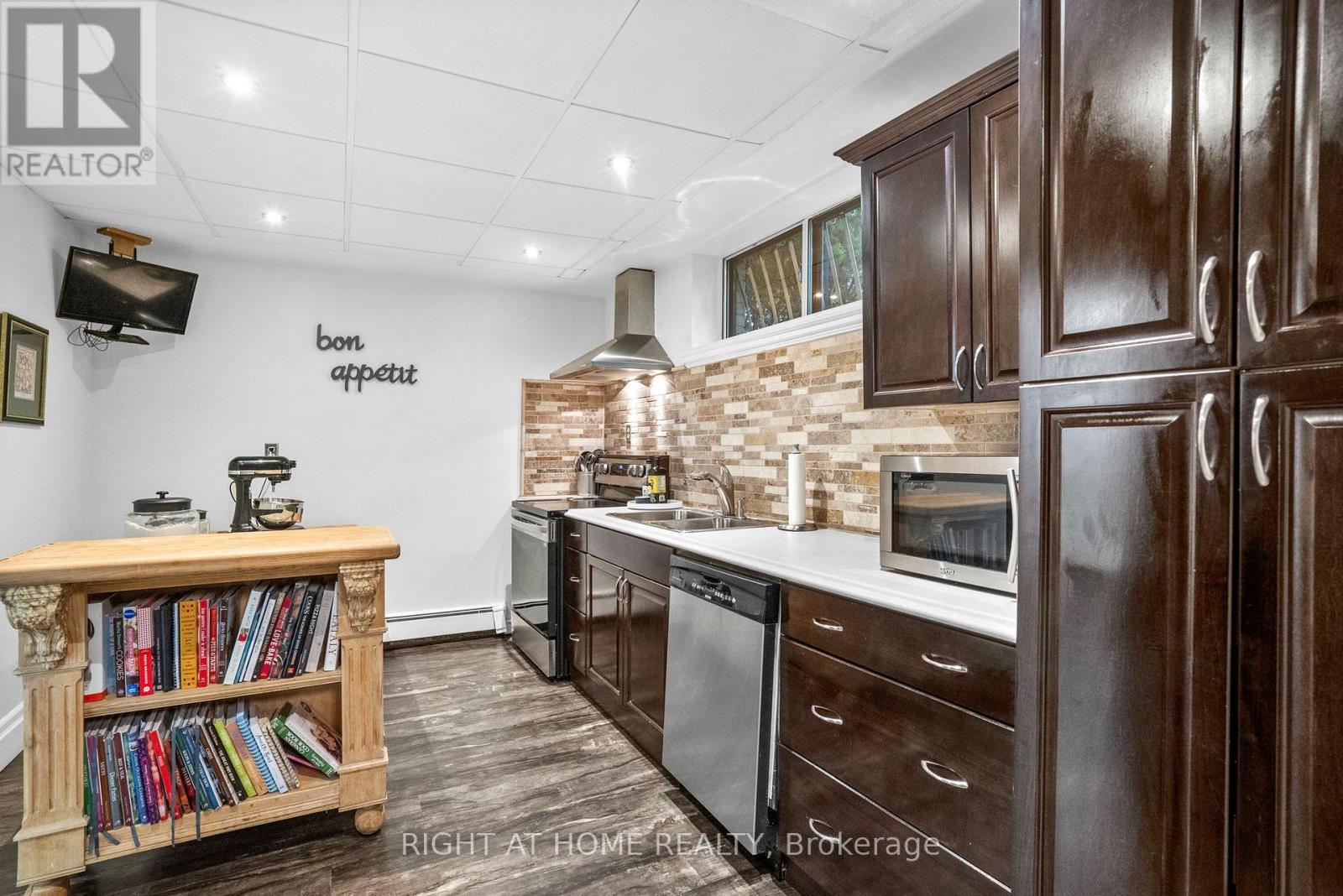 14 DELBROOK COURT - Image 42