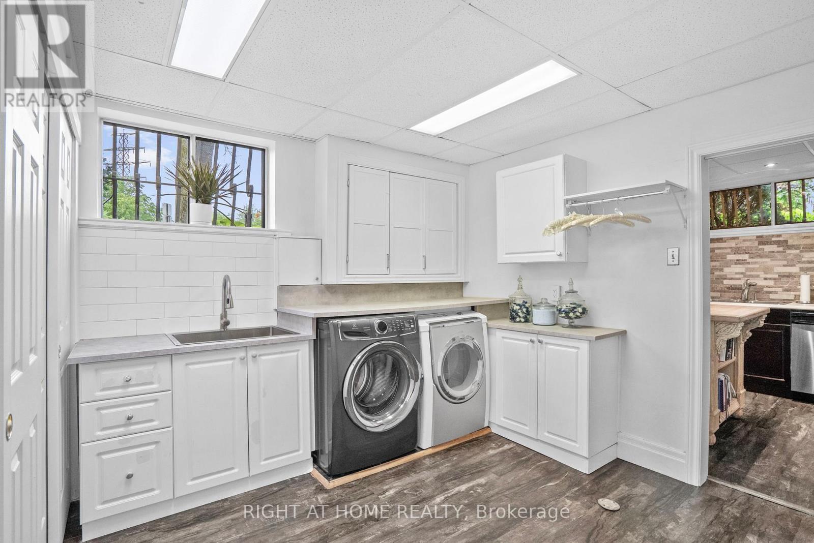 14 DELBROOK COURT - Image 44