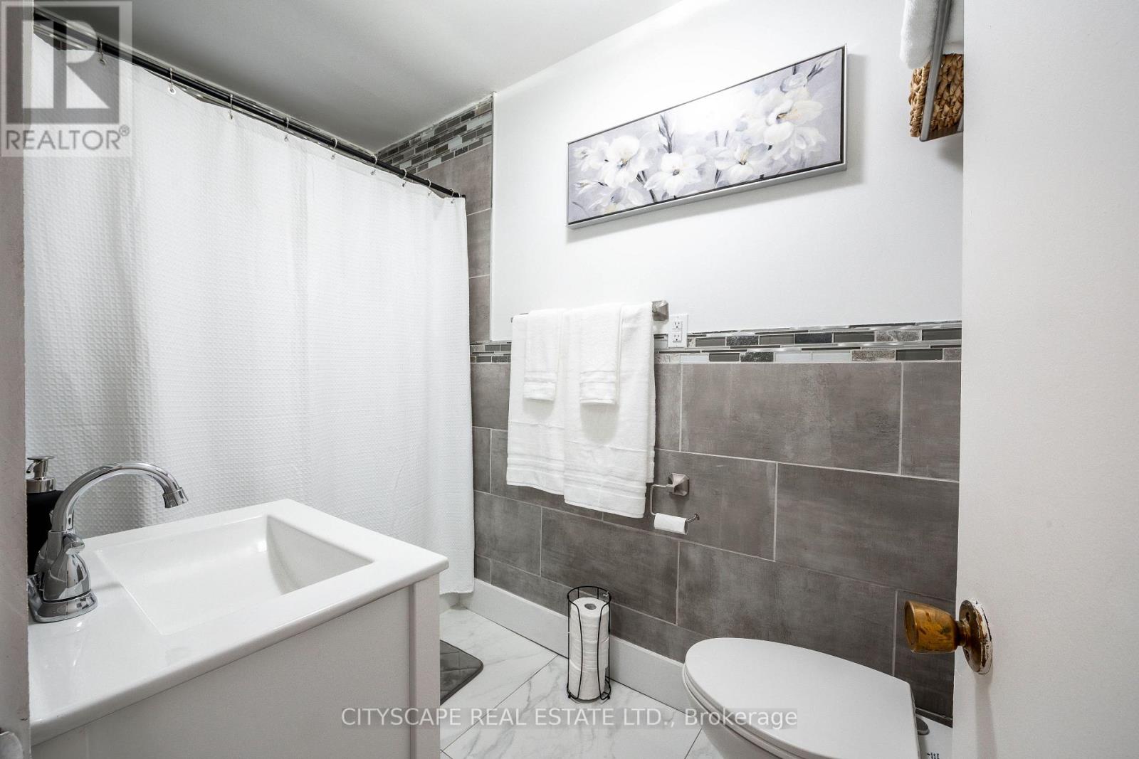 5073 KITCHENER STREET - 17