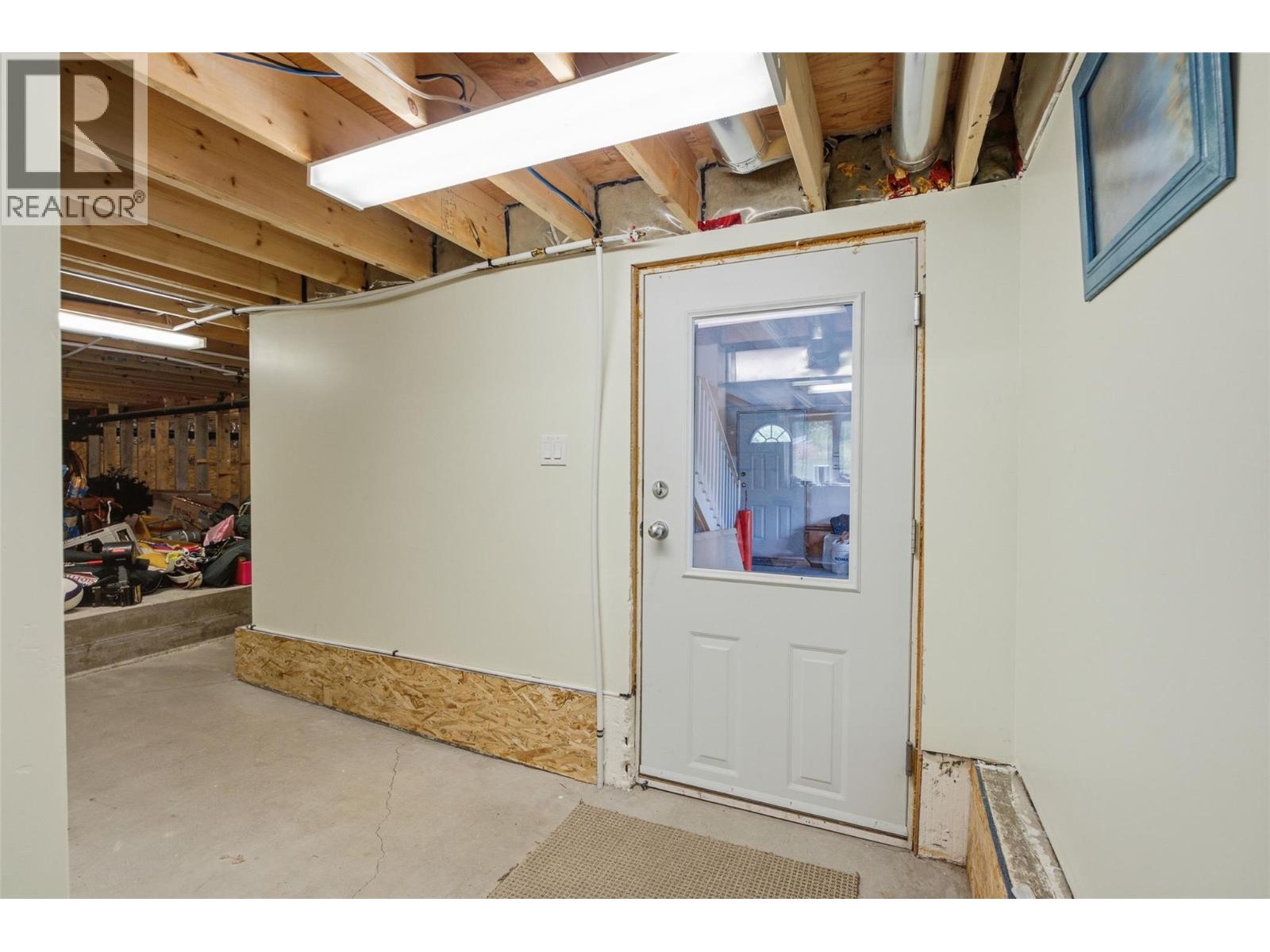 4492 Iron Mountain Road, Merritt