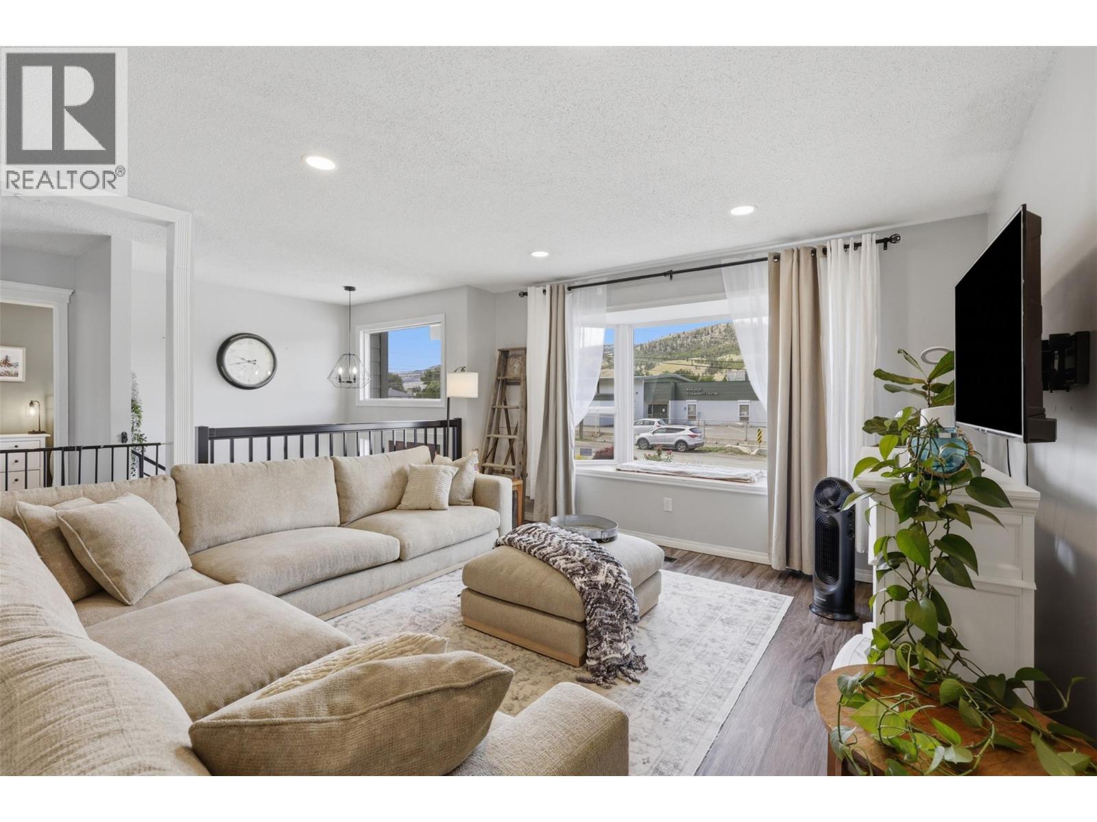 4568 CAMMERAY Drive - 14
