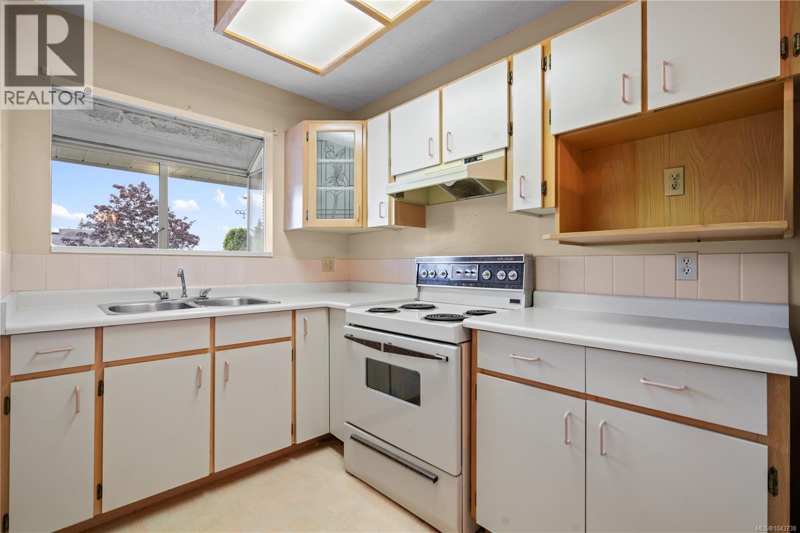 4216 Ponderosa Cres - Image 3