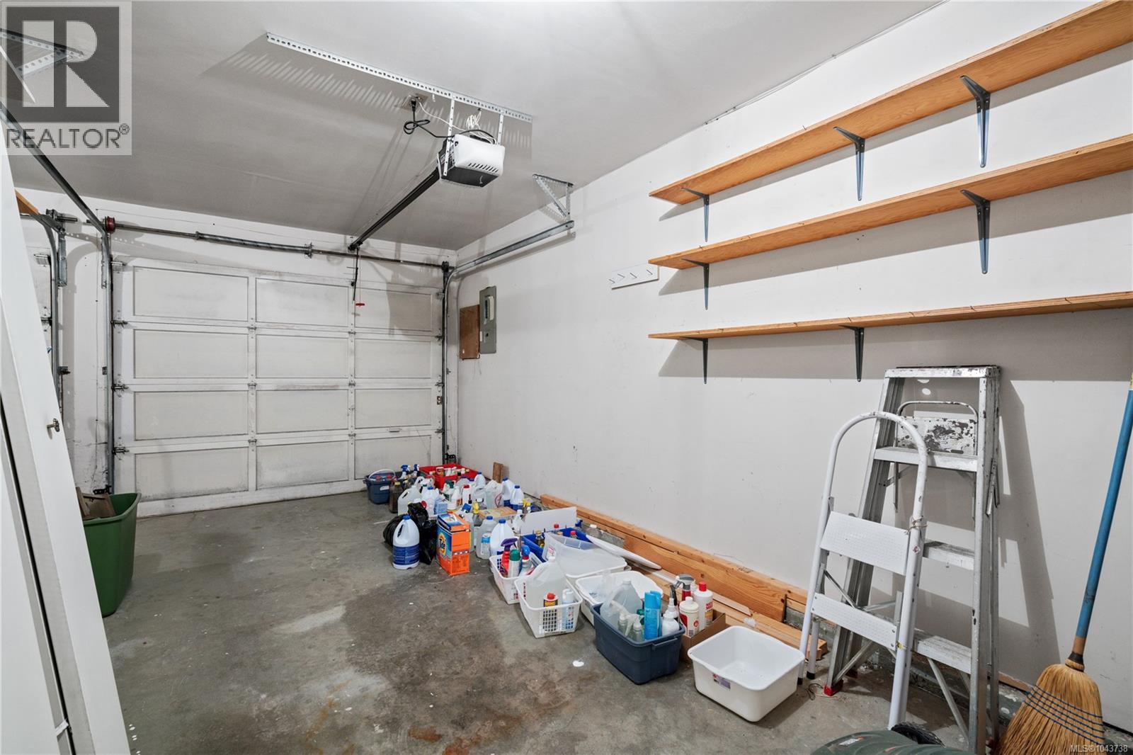 4216 Ponderosa Cres - 40
