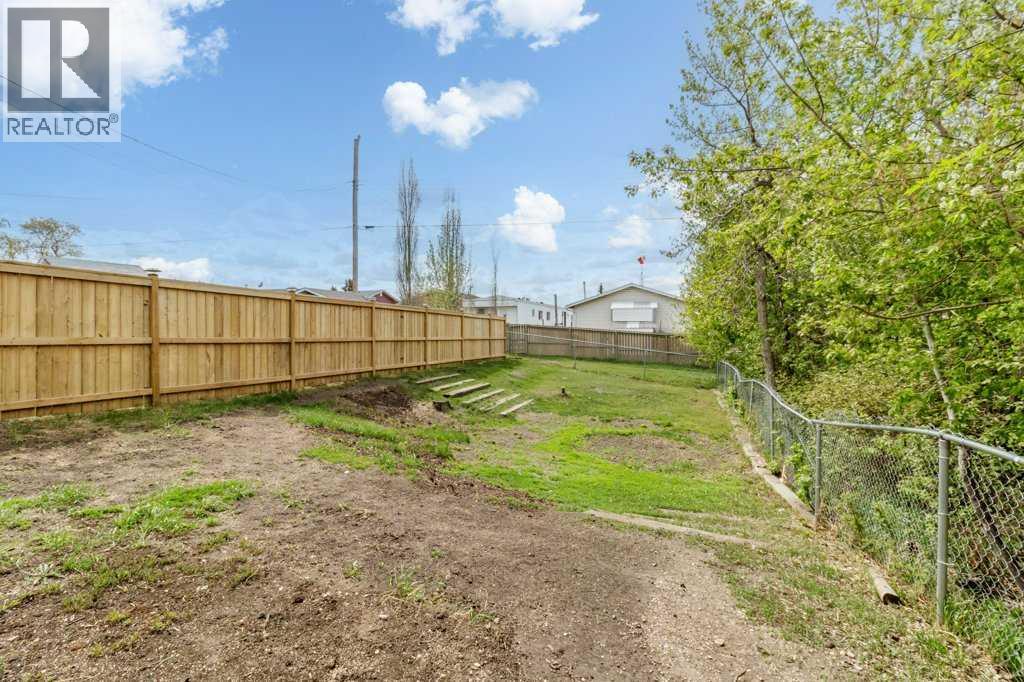 1816 26 Avenue - 27