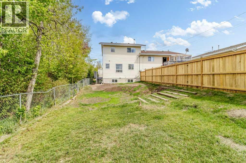 1816 26 Avenue - 28