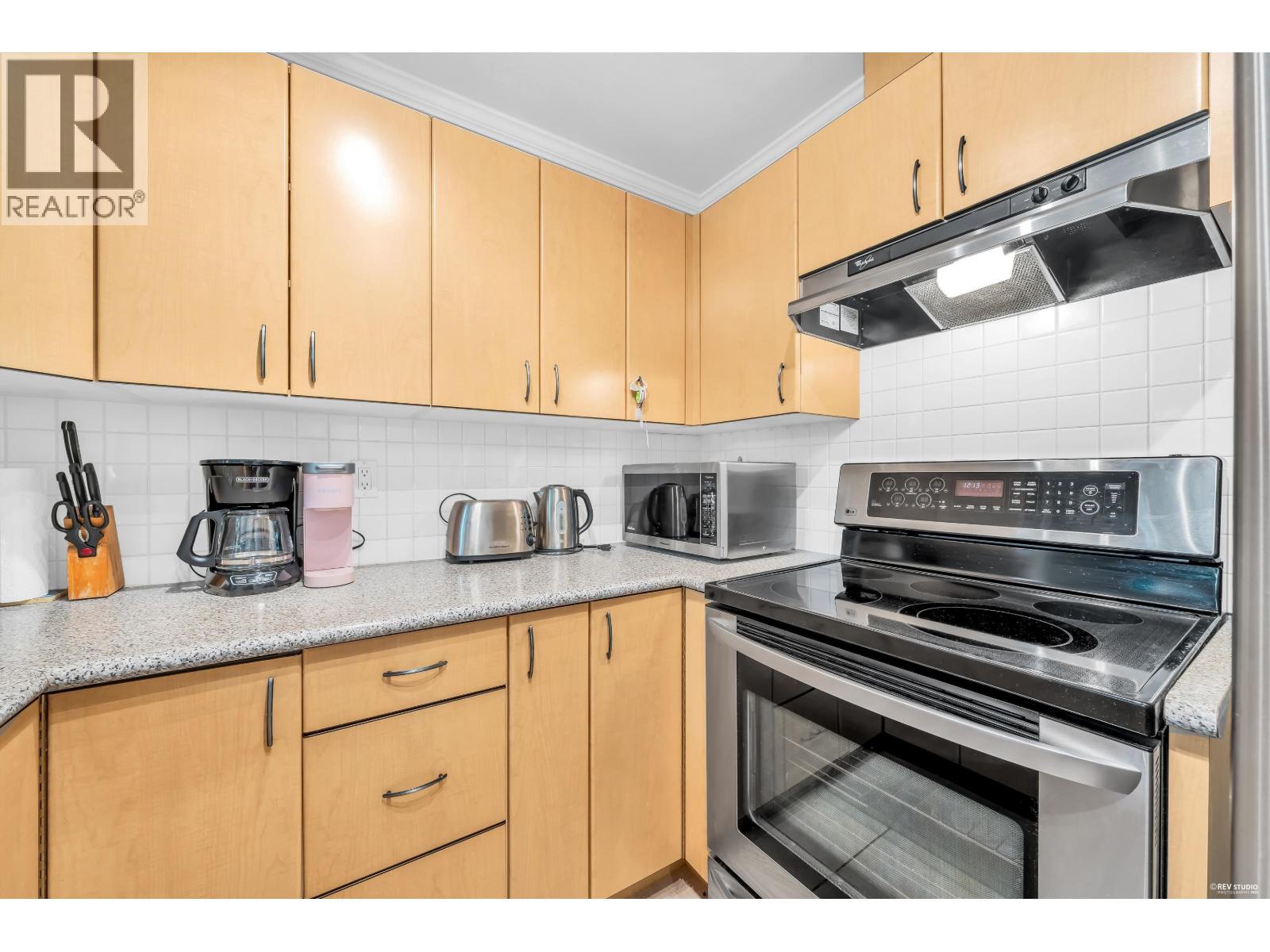 210 175 E 10TH STREET, North Vancouver — photo 8